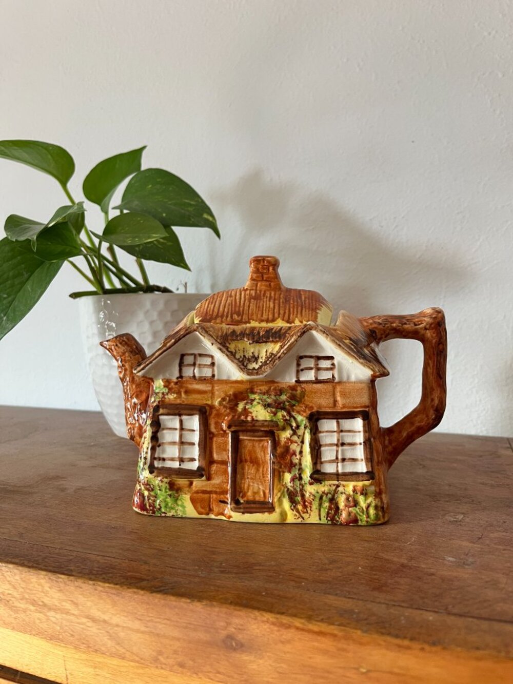 Vintage 1950s Price & Kensington "Ye Olde Cottage" ceramic teapot Hand-painted
